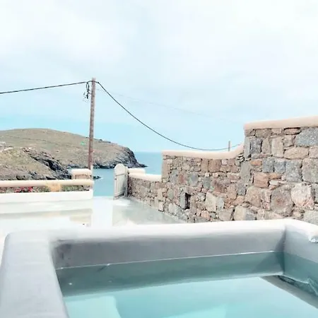 Sea View & Suites-merchia Bay וילה